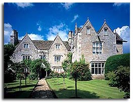 william morris's kelmscot manor in the cotswolds