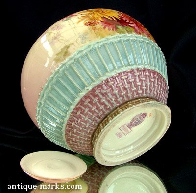 Antiques Collection - Worcester Prismatic Enamels