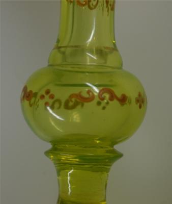 Decoration on Vase Knop