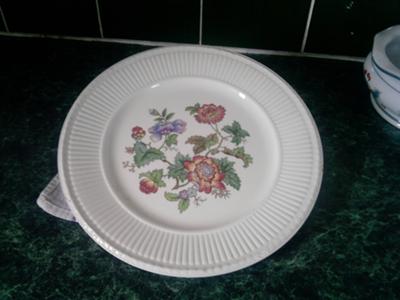 wedgwood-cream-fluted-test-plate