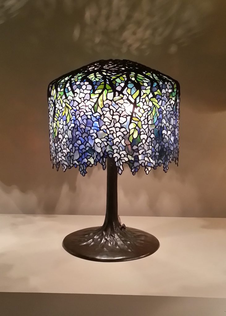 Art Deco Vs Nouveau The Ultimate, Art Nouveau Table Lamp History