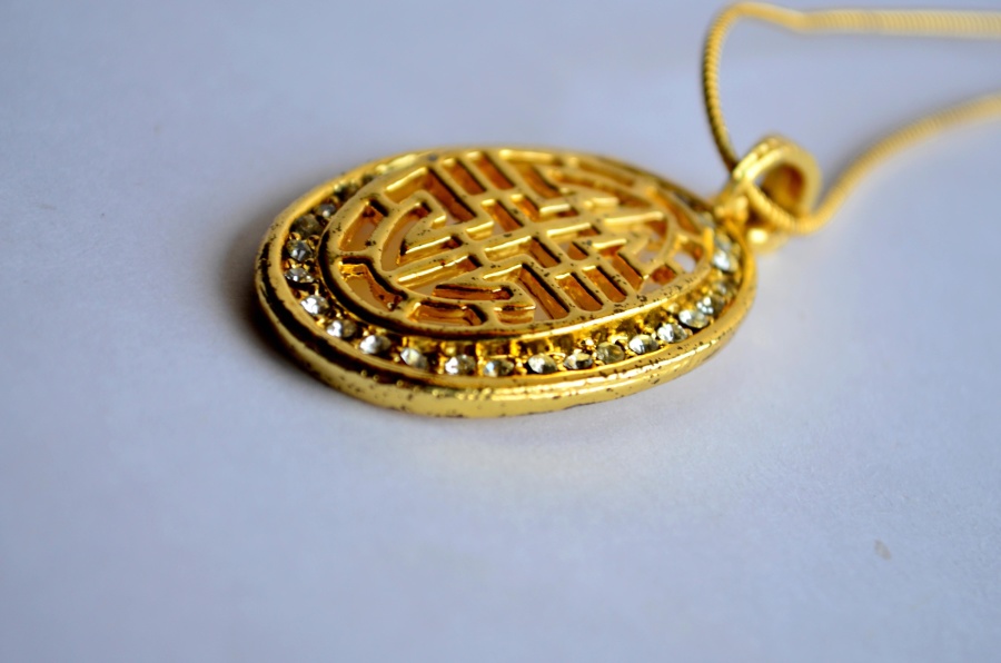 gold lockets