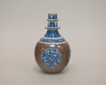 kangxi blue and white pot