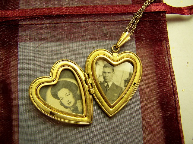 gold lockets