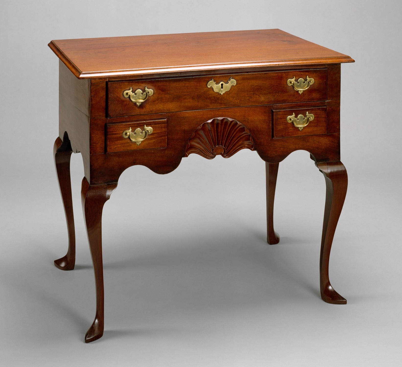 queen anne table
